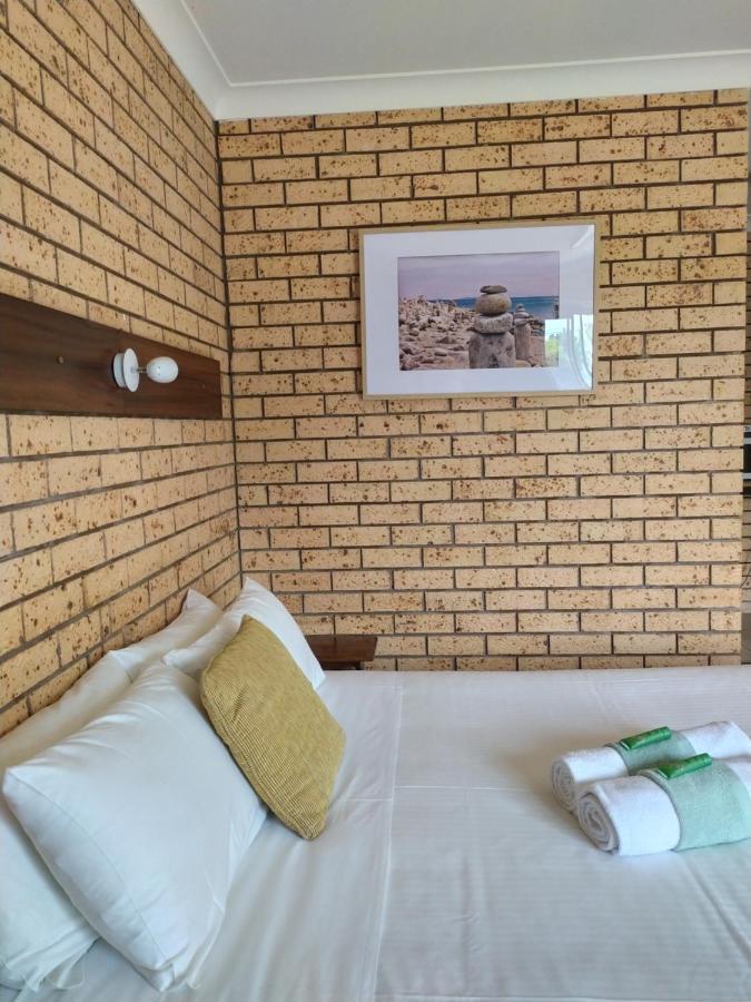 Toukley Motel Bagian luar foto